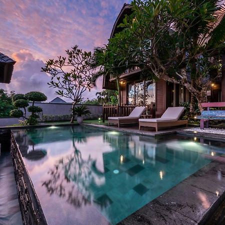Raja Woods Villa จิมบาราน ภายนอก รูปภาพ