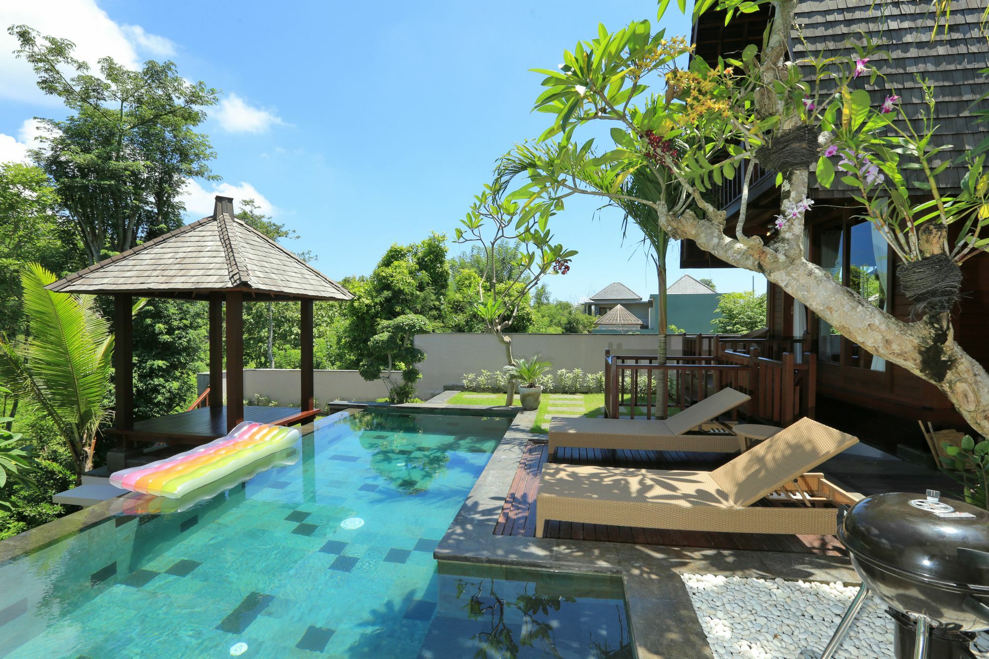 Raja Woods Villa จิมบาราน ภายนอก รูปภาพ